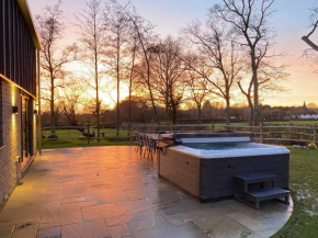 Old Harrow Barn by Bloom Stays